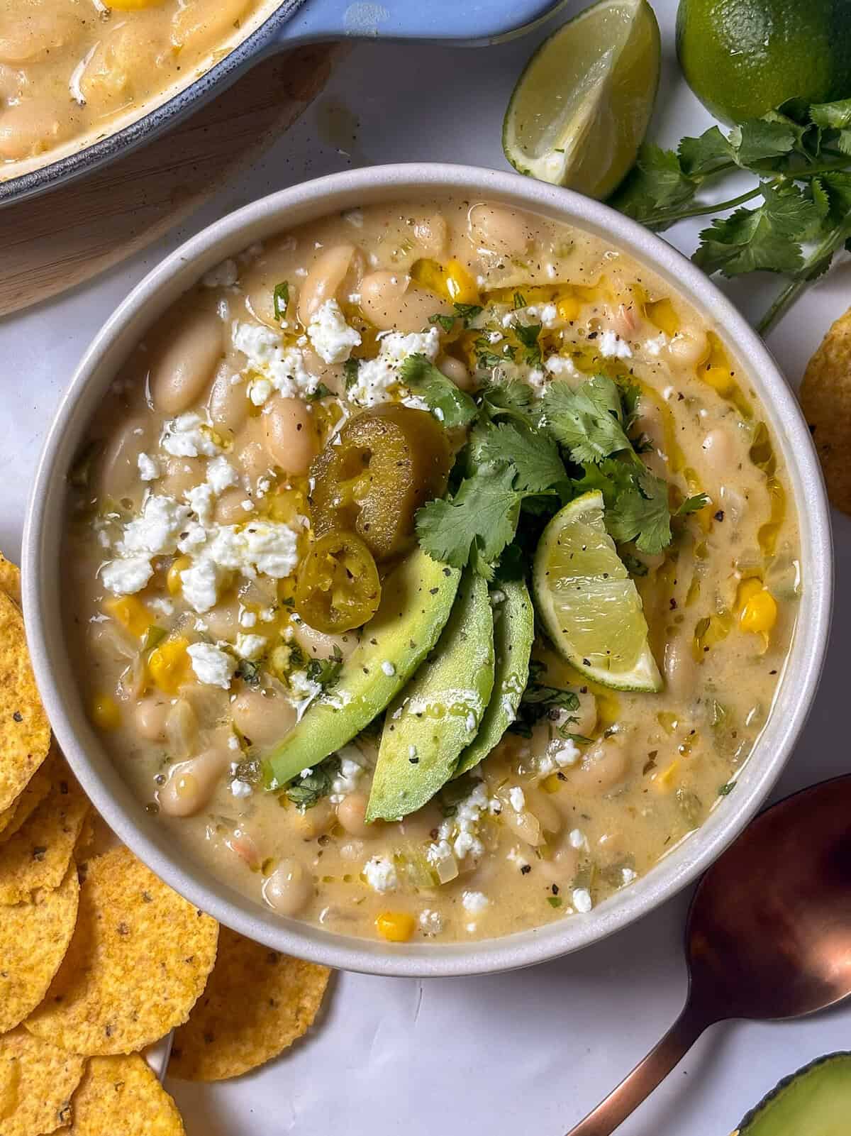 Achieve Creamy White Bean Chili Without Dairy: A Vegan Recipe Guide